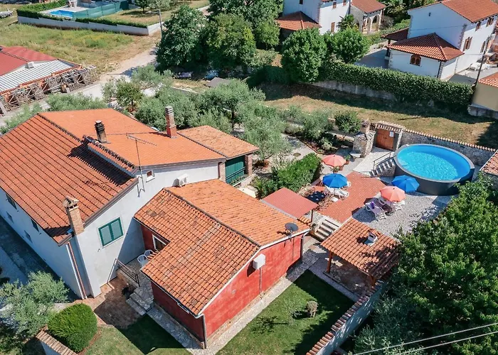 With Pool Apartman *