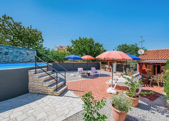 Apartman With Pool Visnjan