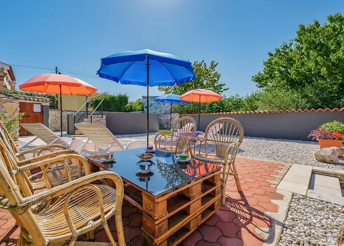 Apartman With Pool Visnjan