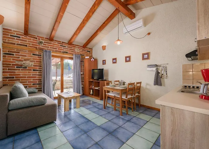 With Pool Apartman *