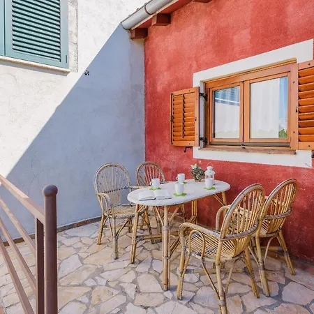 With Pool Appartamento