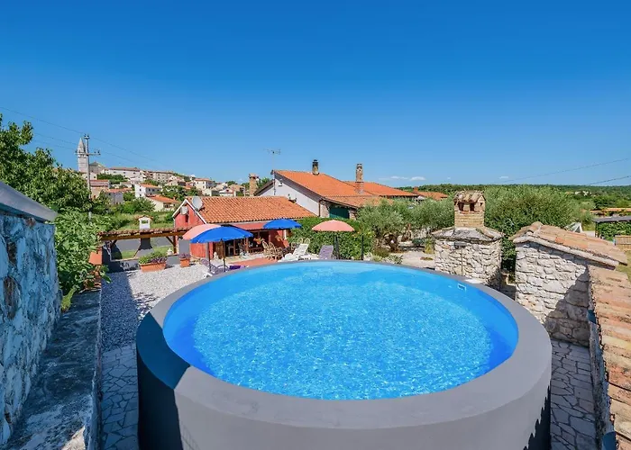 Appartement With Pool